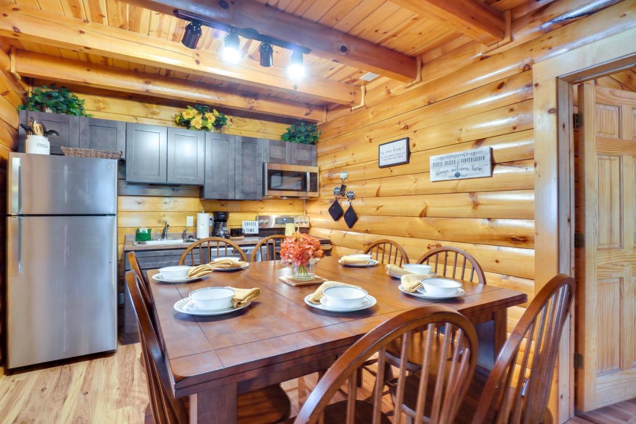 Lovely Gatlinburg Cabin With Private Hot Tub! מראה חיצוני תמונה